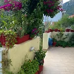 Angelos Appartement *